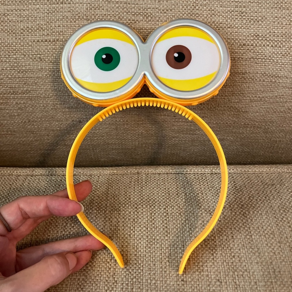 Minion light up eyes headband - Picture 2 of 4